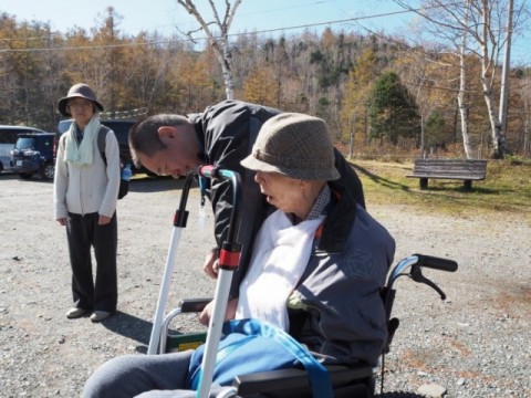 高齢者登山　車椅子登山